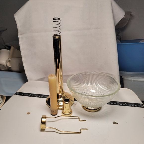 VTG. Partylite Brass Candle Lamp and Glass Shade. - Picture 4 of 11